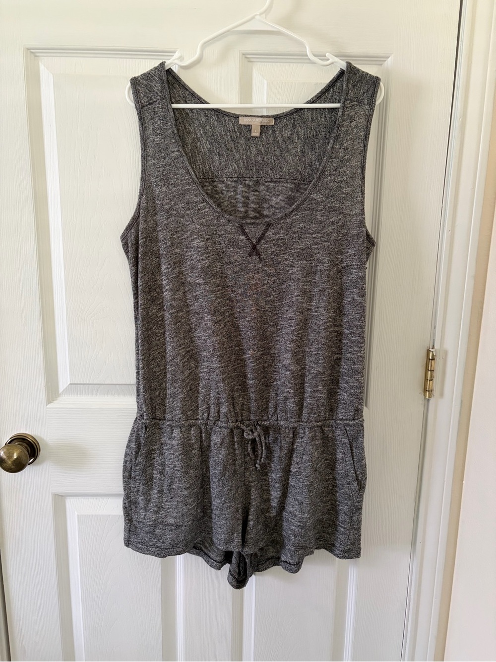 Banana Republic Women's Gray Sleeveless Romper